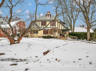910 W Park Ave, Champaign, IL