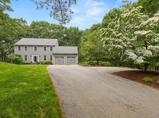 40-40A Joseph Smith Ln, Boxford, MA 01921