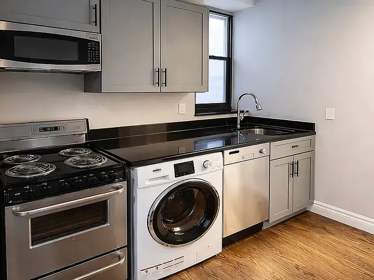 145 E 26th St #6F — Photo 2