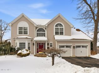 453 Harnell Ave, Oakhurst, NJ