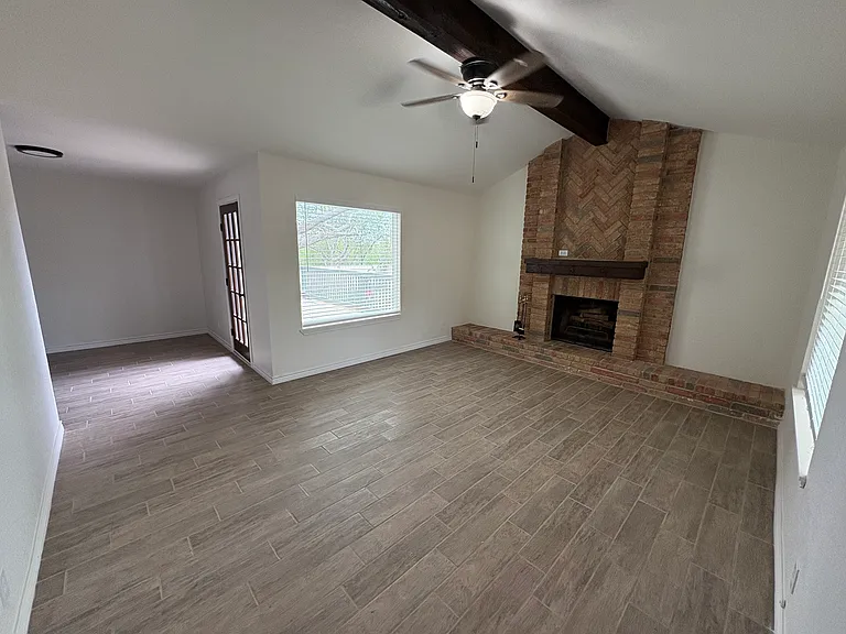 126 Garden Crest Cir — Photo 4