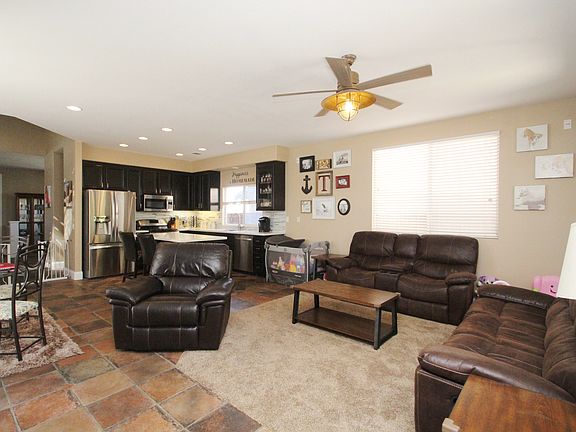 5th image of 849 Esperanza Pl
