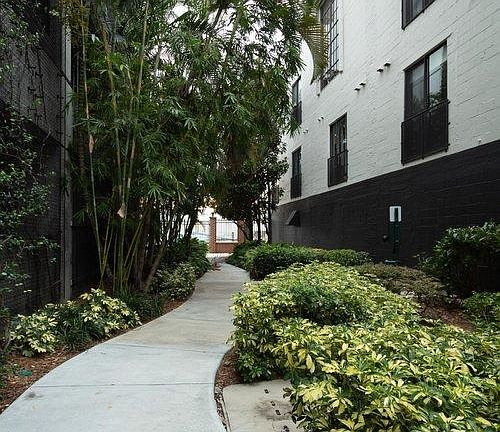 4th image of 62 W Colonial Dr APT 306