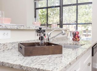 232 N 21st St #20, Philadelphia, PA 19103