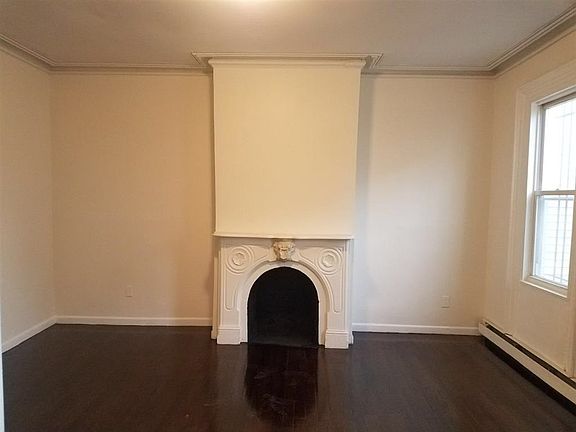 2nd image of 630 Bramhall Ave