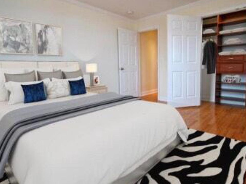 2nd image of 8 Appian Way #3