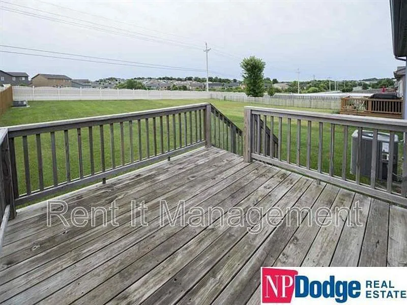 3 bed, 2.0 bath, 1498 sqft, $2,200 — Photo 3