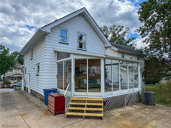 2nd image of 418 E Prospect St