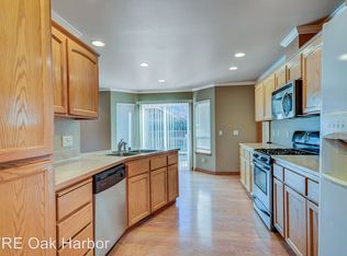1786 SW Ulysses St, Oak Harbor, WA 98277