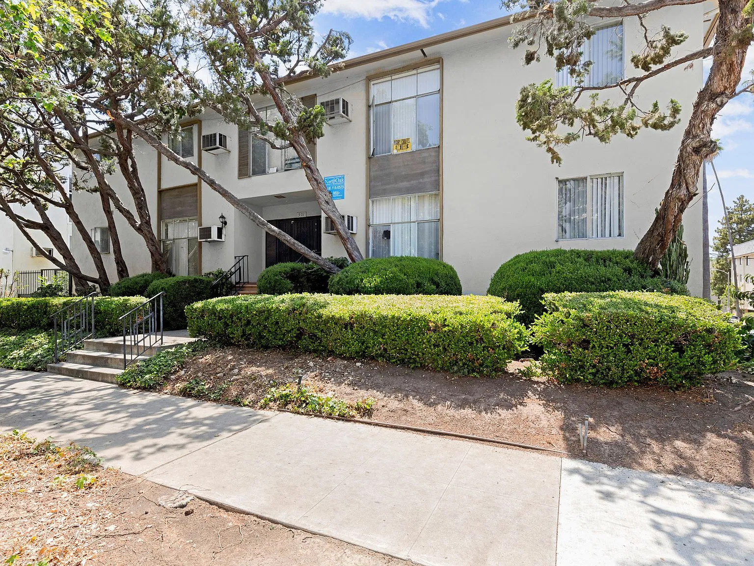 Newly Remodeled Apartments in the Heart of LA — Photo 2