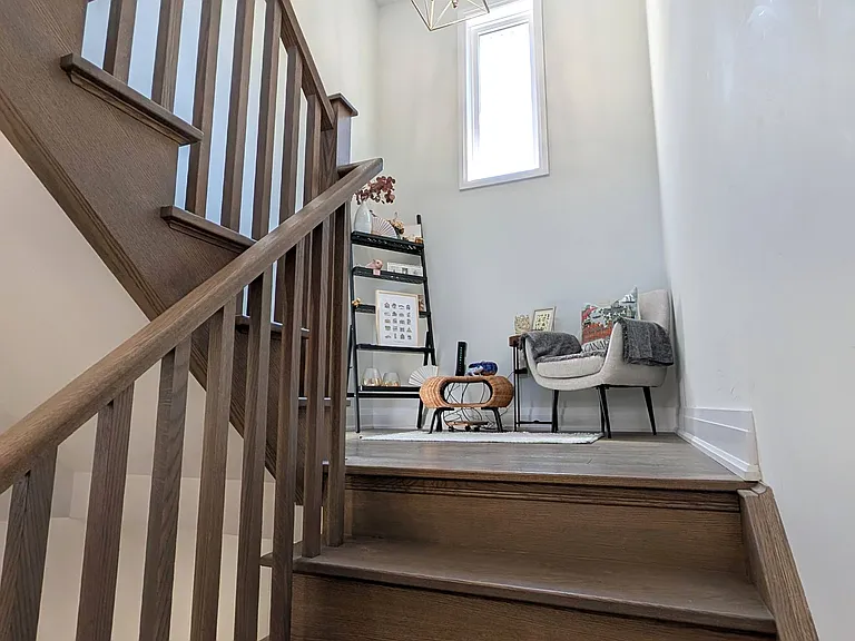 184 Kensington Ave N — Photo 15