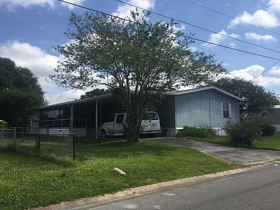 3rd image of 2519 Sea Oats Cir N