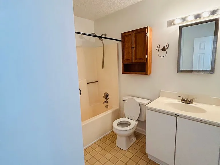 610 Pisgah Church Rd #4 — Photo 9