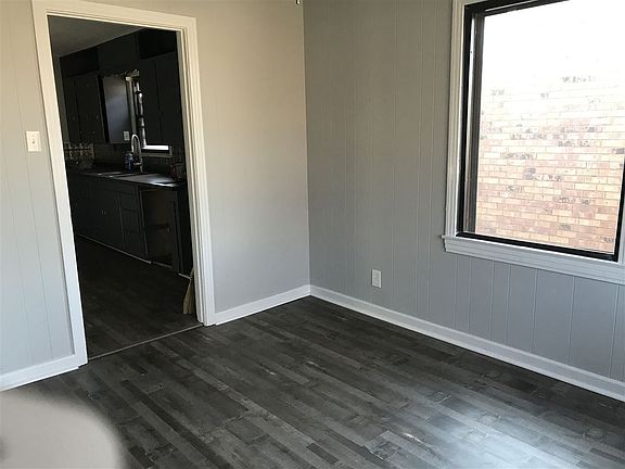 4th image of 215 N 24th St