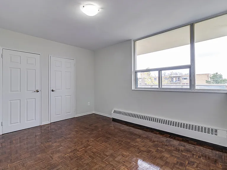 2900 Bathurst St — Photo 10