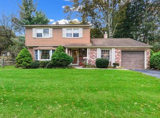975 Cathe Ln, Warminster, PA 18974