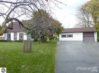 1637 S Geneva Rd, Shepherd, MI 48883