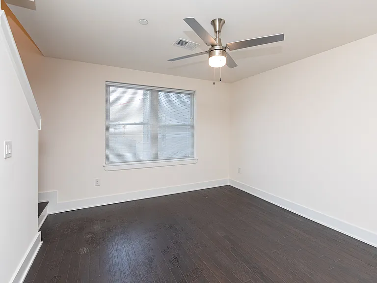 2445 N Front St #3 — Photo 11