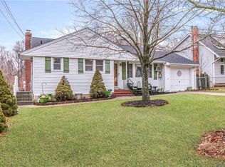 45 Cutting St, Huntington, NY 11743