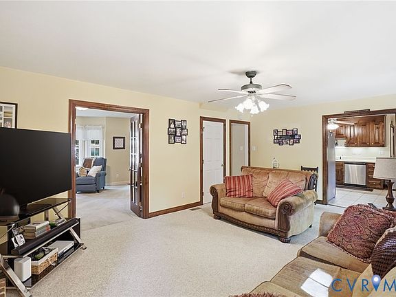 5th image of 8219 Redberry Ln