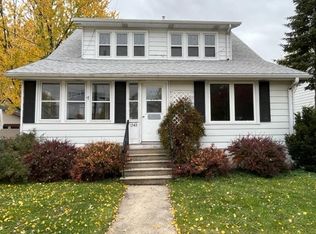 1343 Eliza St, Green Bay, WI 54301