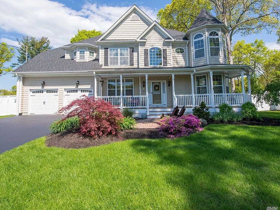 1st image of 18 Pineacre Dr