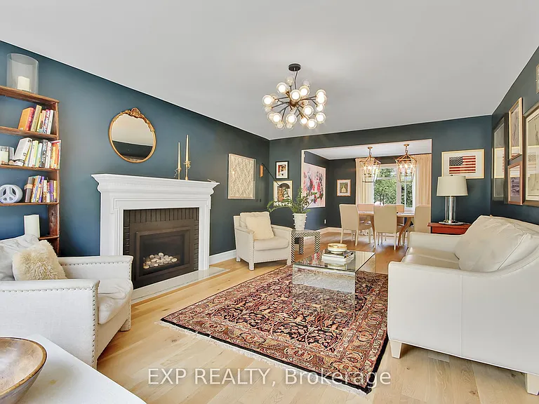 895 Dresden Cres — Photo 11
