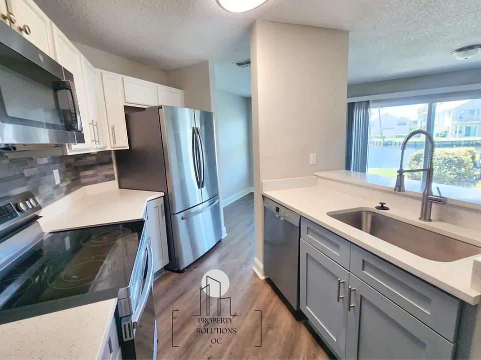 2528 Woodgate Blvd #102