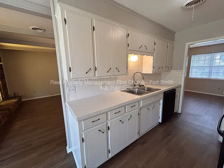 6315 Crimson Ave — Photo 11