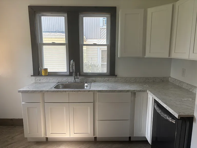 680 Herrick St — Photo 12