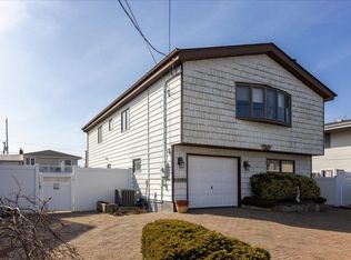 502 Nassau Ave, Freeport, NY 11520
