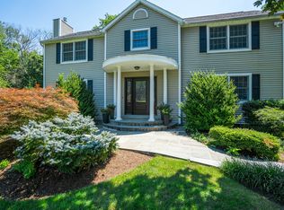 22 Pouting Rock Rd, Mahopac, NY 10541