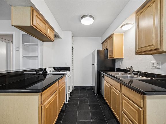 5th image of 2206 Mason St #7
