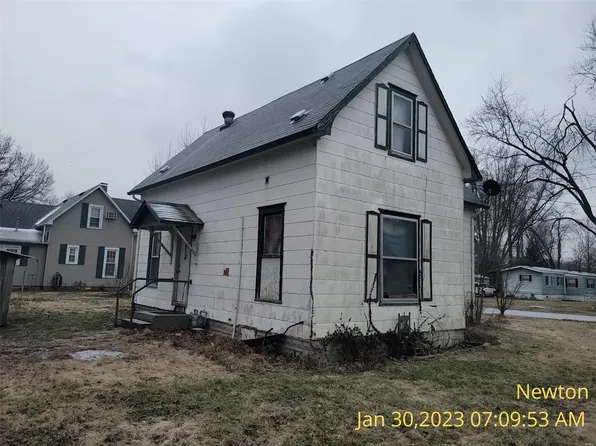 306 N Maple St, Newton, IL 62448