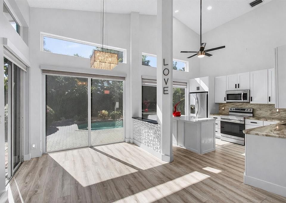 1st image of 6584 Hampton Cir