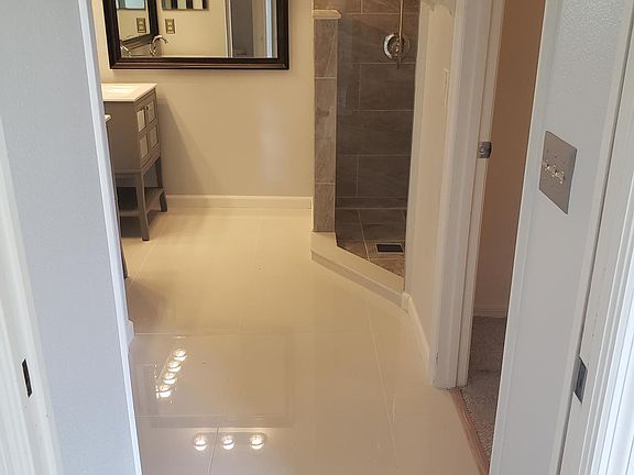 5th image of 902 Royal Palm Cir