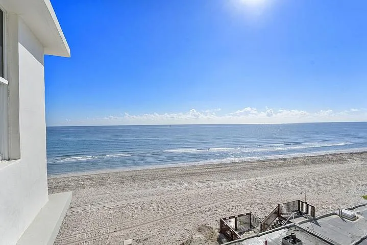2 bed, 1100 sqft, $5,200 — Photo 1