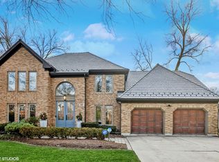 447 Stagecoach Ct, Glen Ellyn, IL