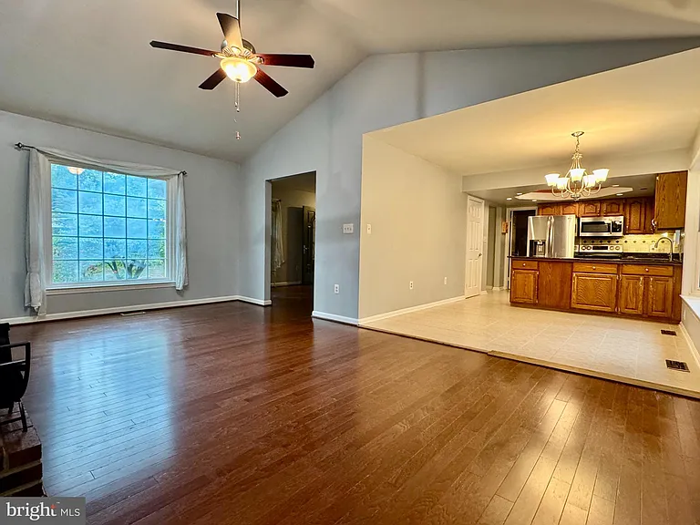 1017 Spain Dr — Photo 15