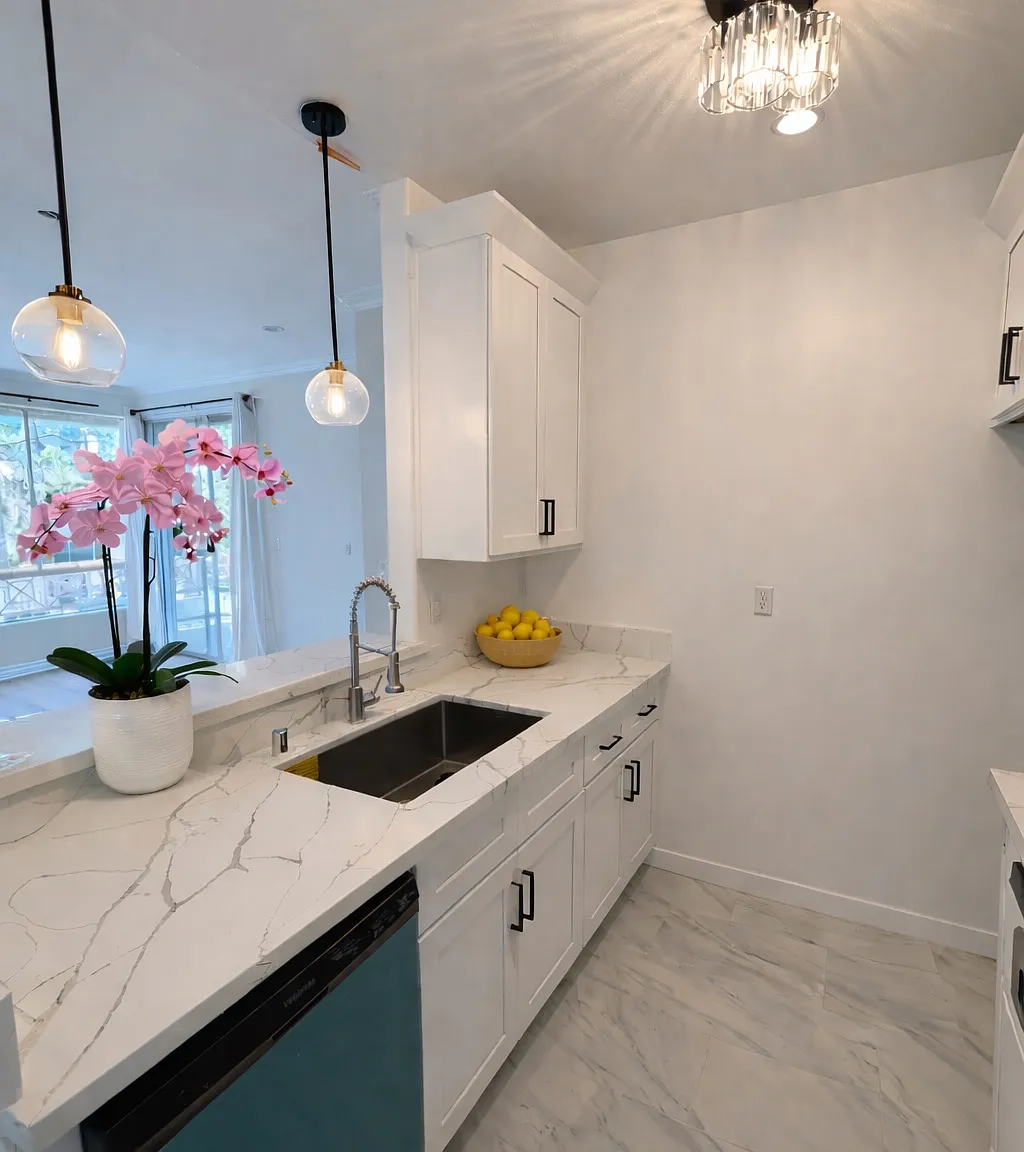 Detroit Luxe Apartments — Photo 4