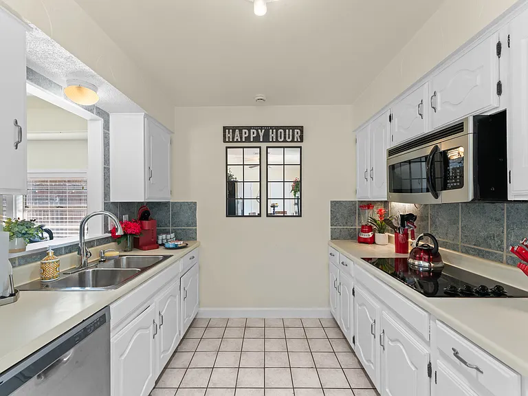7218 Ridgeview Dr — Photo 11