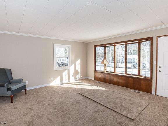 2nd image of 43 Circle Dr