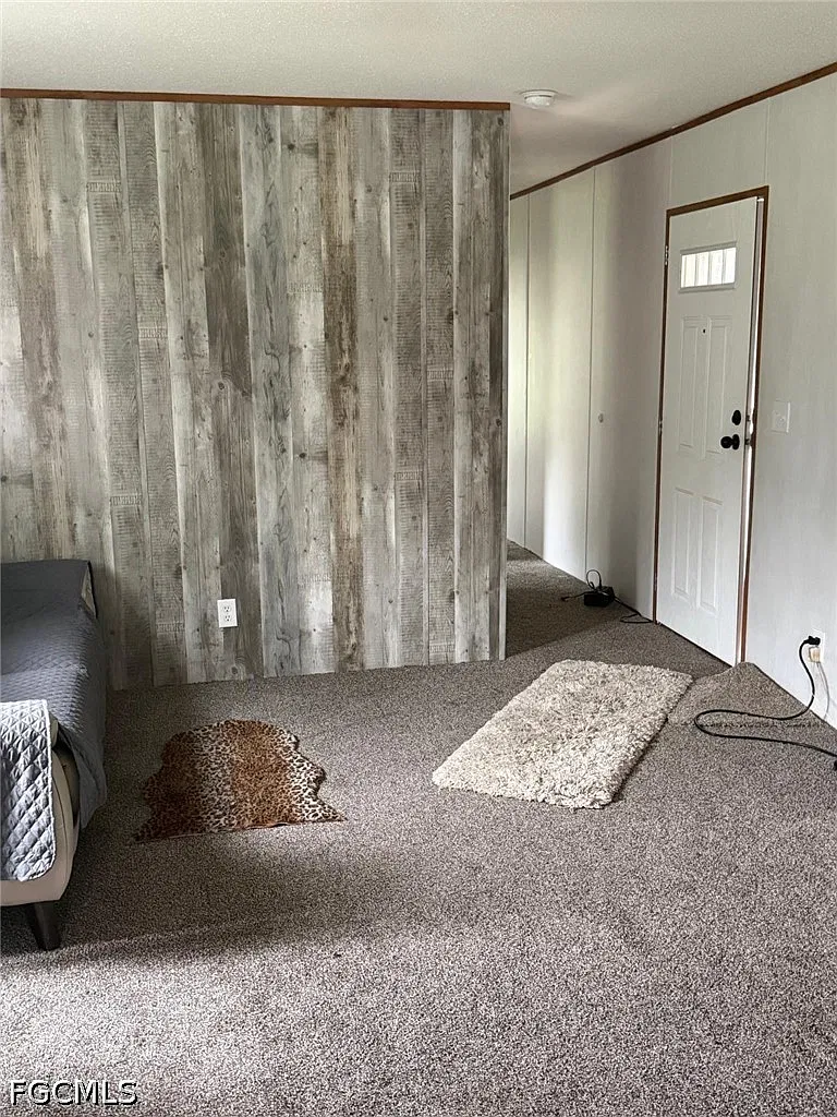 3 bed, 2.0 bath, 858 sqft, $1,300 — Photo 2