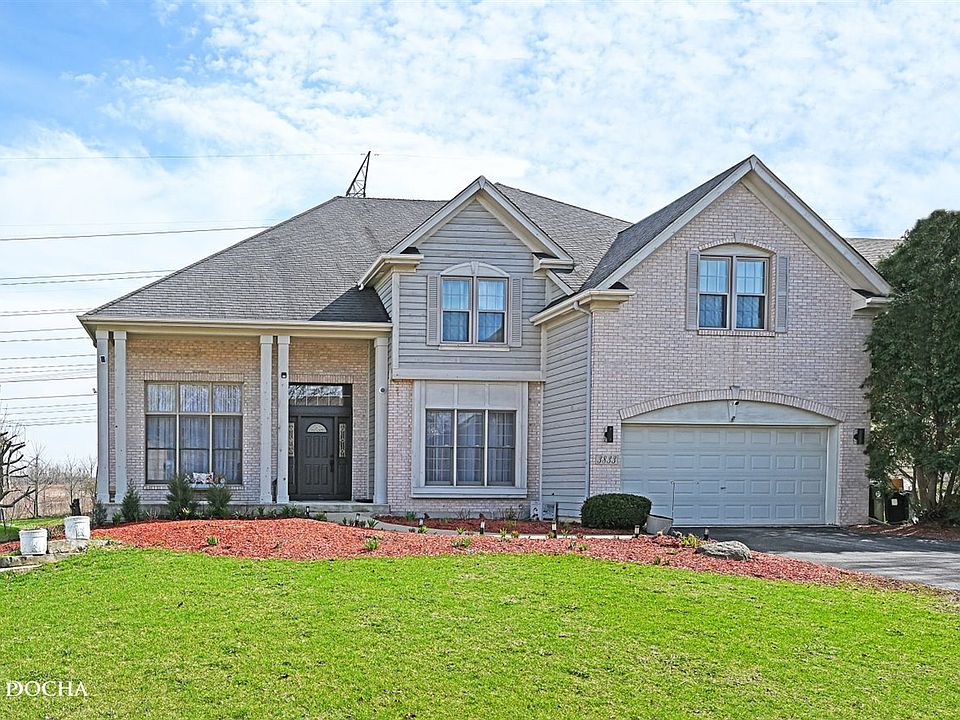 1st image of 3833 Gladstone Dr