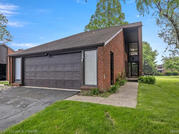 18 Blair Ln #26, Dearborn, MI 48120
