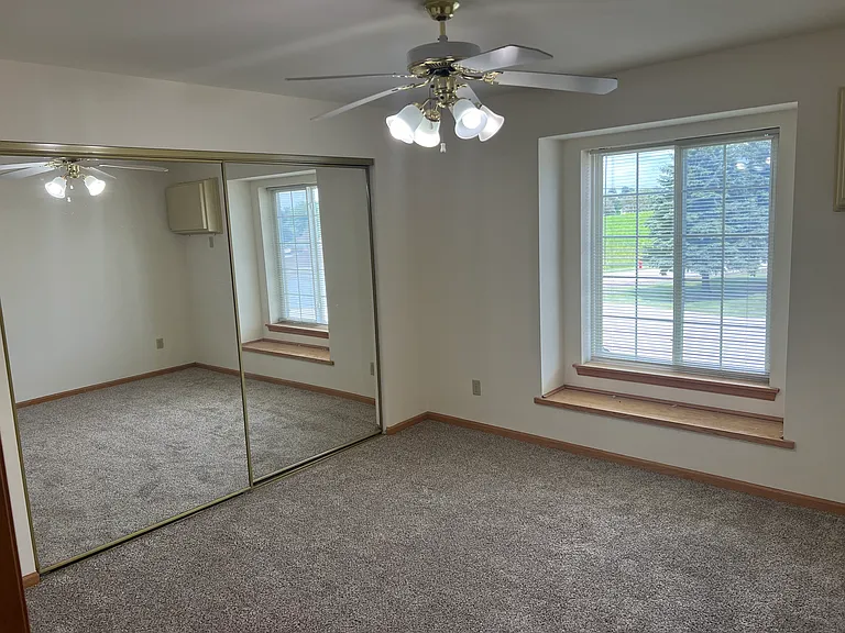 1301 Allwardt St #9E — Photo 6