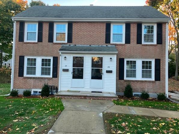 24 Spencer St, Lexington, MA 02420