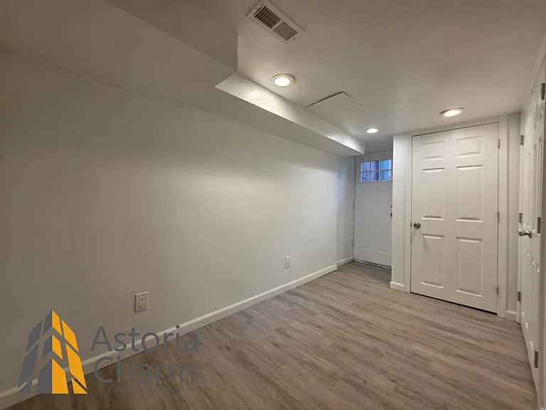 519 E 28th St — Photo 11