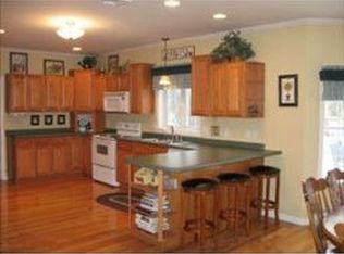 41 Stonebridge Dr, Chester, NH 03036