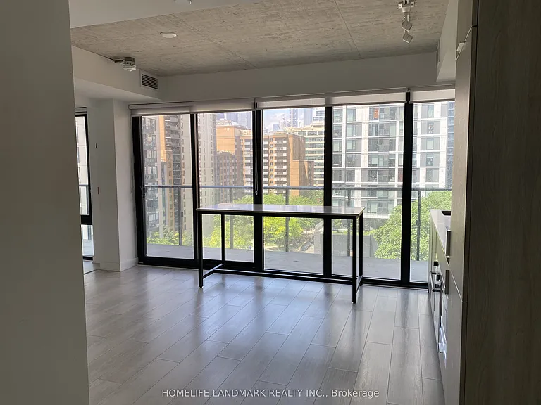 47 Mutual St #904 — Photo 2